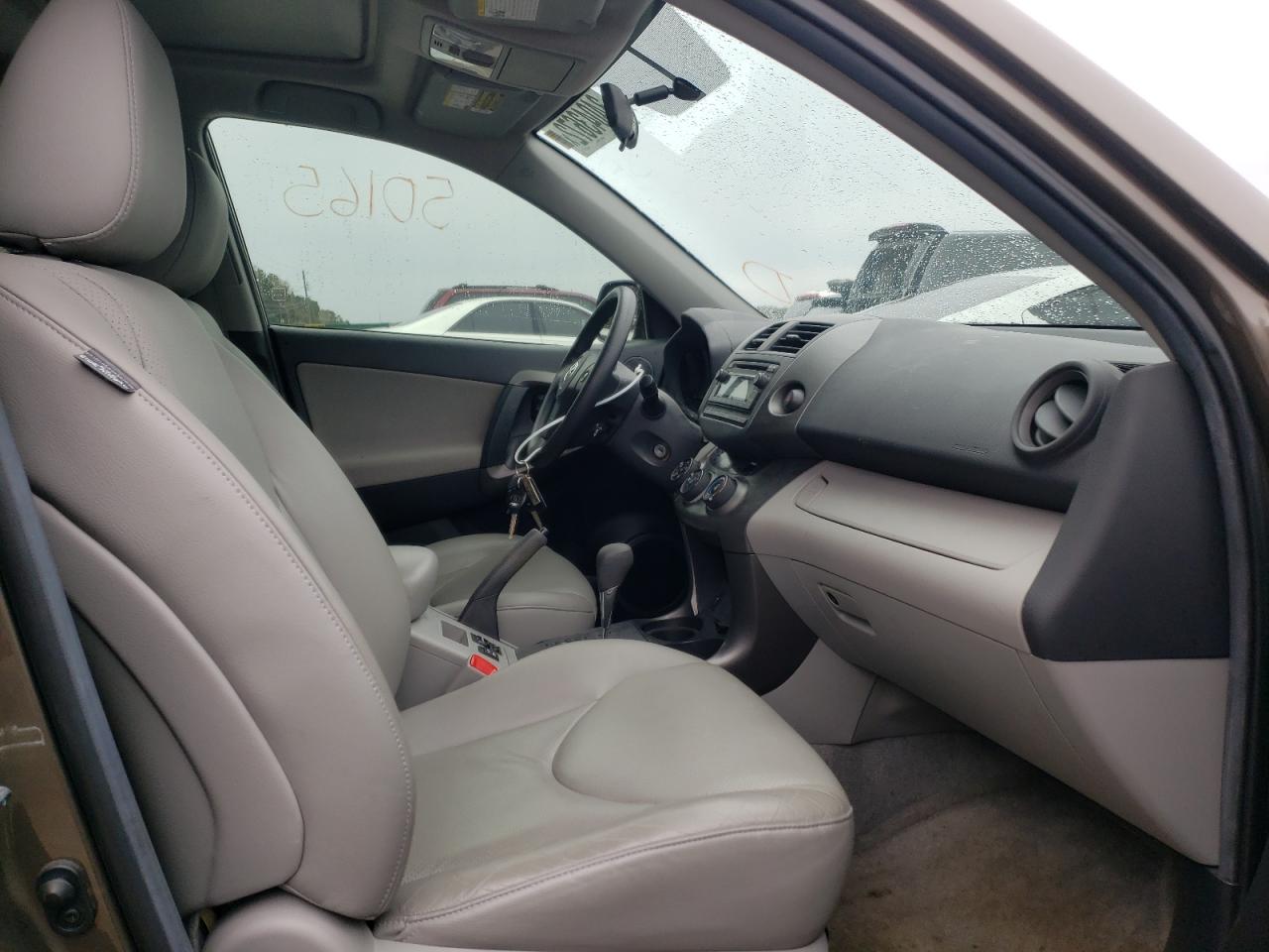 Photo 5 from auction – 2012 TOYOTA RAV4 with VIN 2T3ZF4DVXCW152144