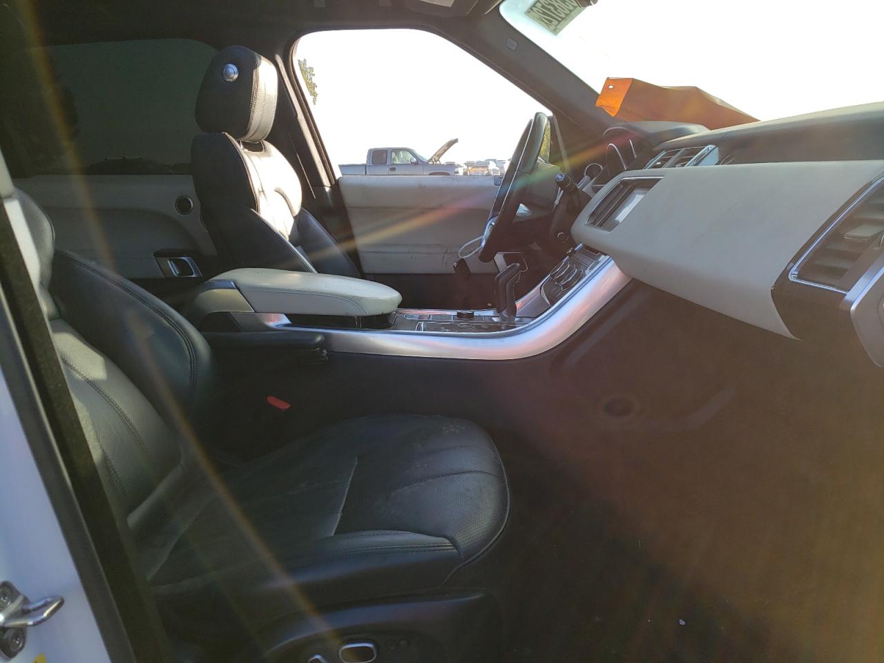 Photo 5 from auction – 2014 LAND ROVER RANGE ROVE with VIN SALWR2WF1EA377549