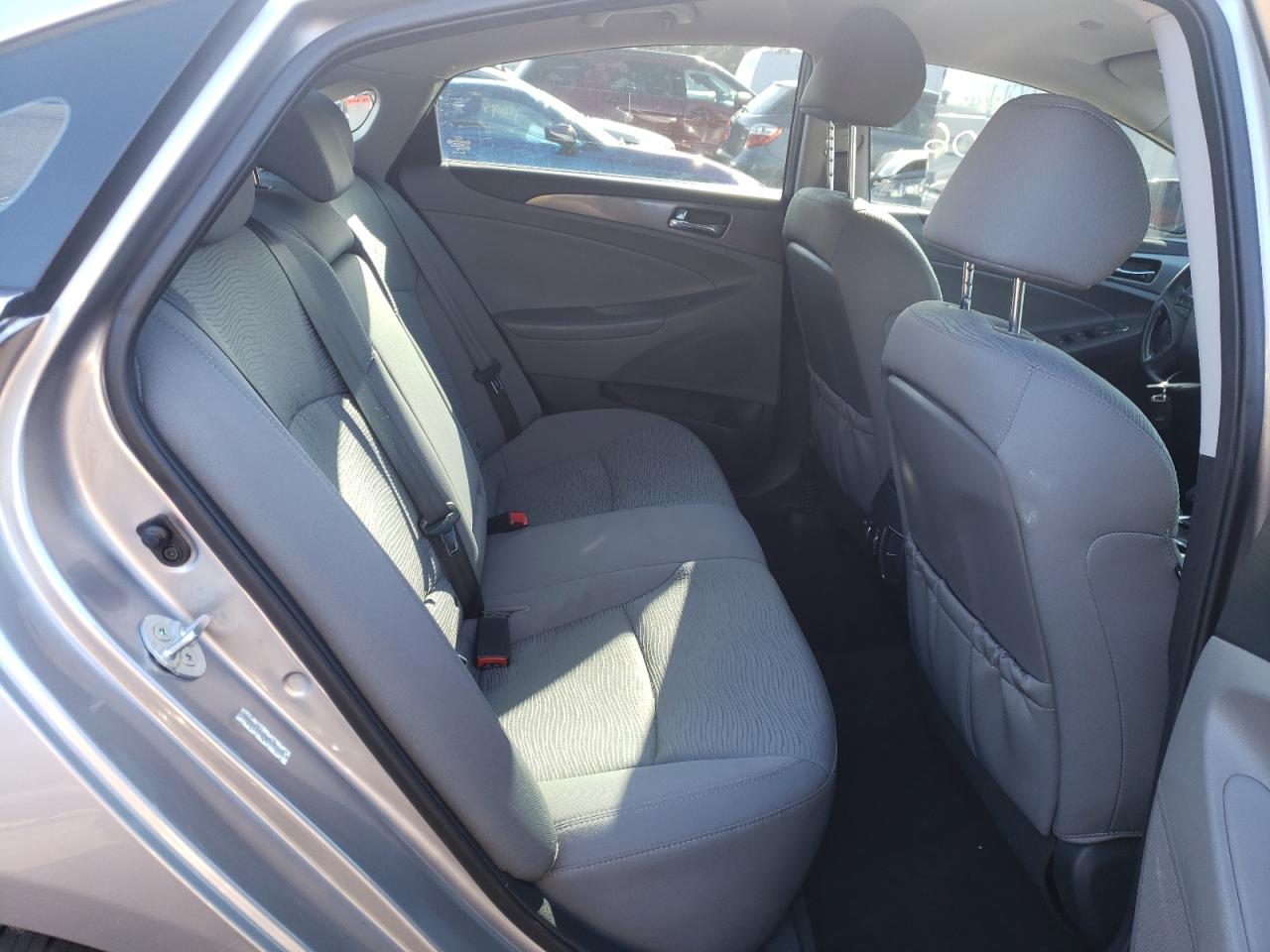 Photo 6 from auction – 2013 HYUNDAI SONATA HYB with VIN KMHEC4A47DA084545