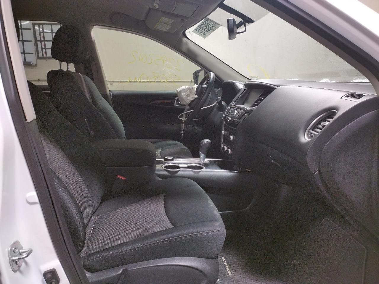 Photo 5 from auction – 2017 NISSAN PATHFINDER with VIN 5N1DR2MM4HC909025
