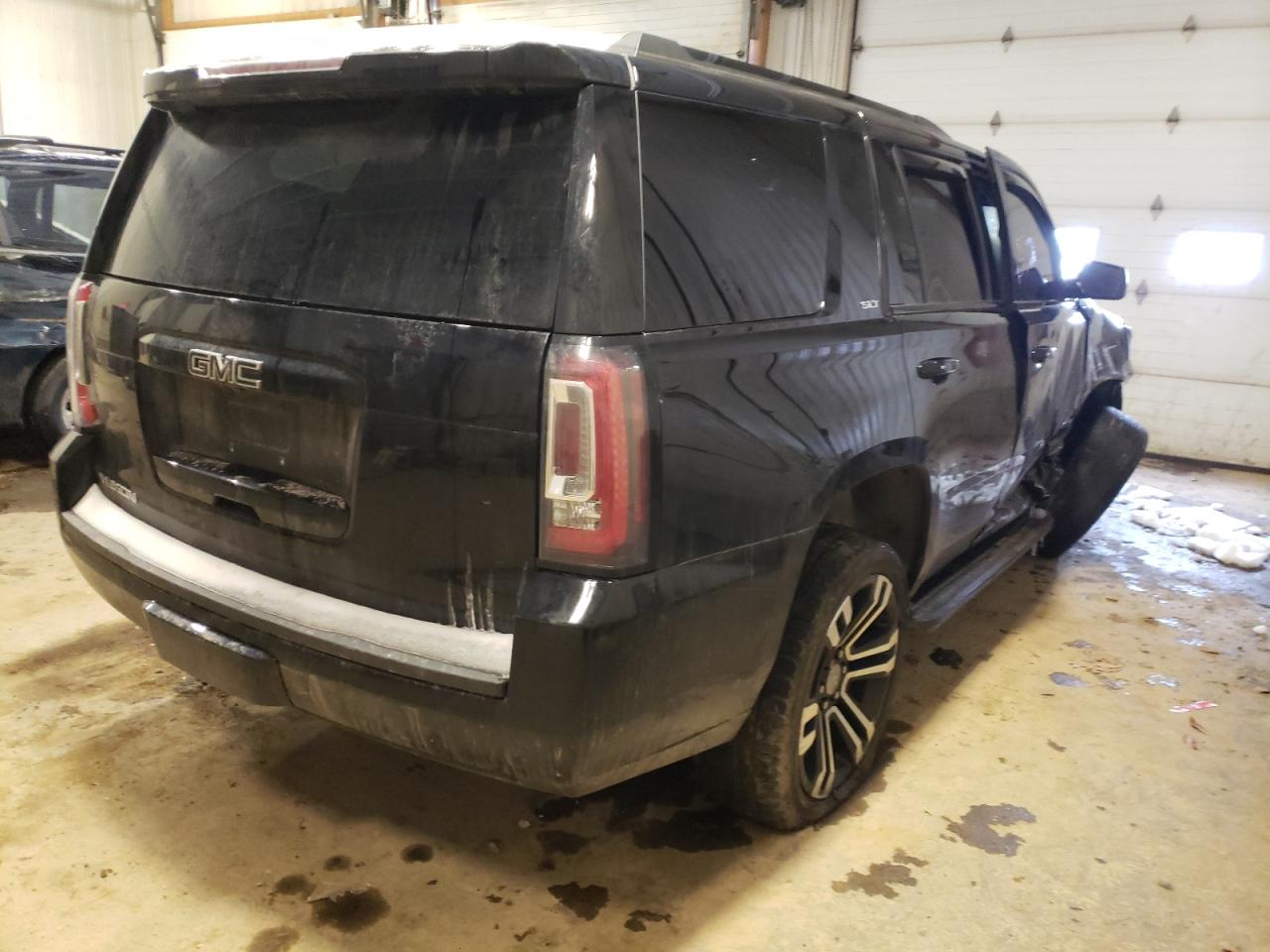 Photo 4 from auction – 2019 GMC YUKON SLT with VIN 1GKS2BKC4KR352474