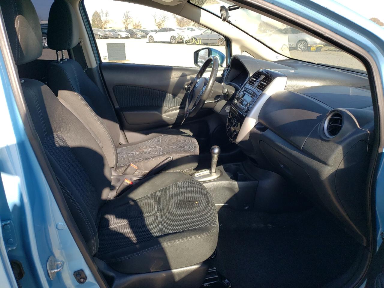 Photo 5 from auction – 2015 NISSAN VERSA NOTE with VIN 3N1CE2CP5FL411430