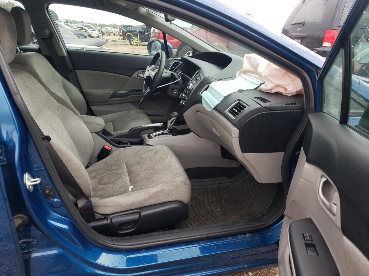 Photo 5 from auction – 2014 HONDA CIVIC LX with VIN 19XFB2F50EE069918