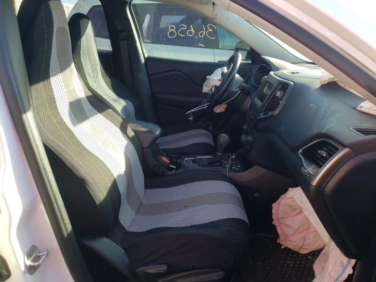 Photo 5 from auction – 2020 JEEP CHEROKEE L with VIN 1C4PJMCB6LD587060