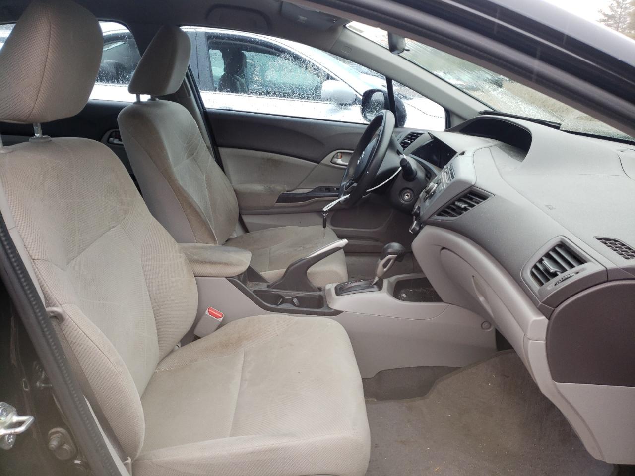 Photo 5 from auction – 2012 HONDA CIVIC LX with VIN 2HGFB2F54CH599280