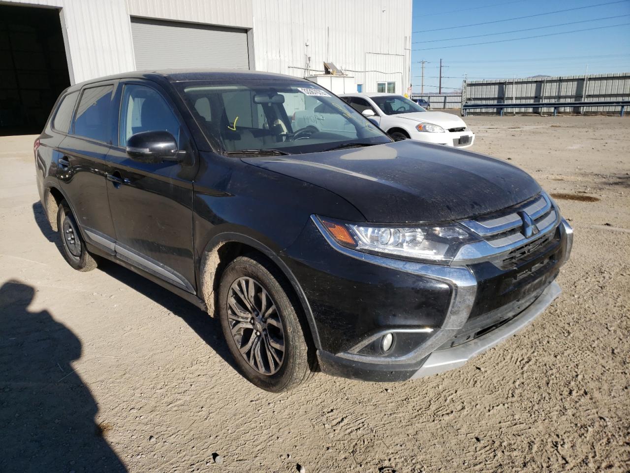 MITSUBISHI OUTLANDER 2018 with VIN JA4AZ3A39JJ002937 - Photo from auction