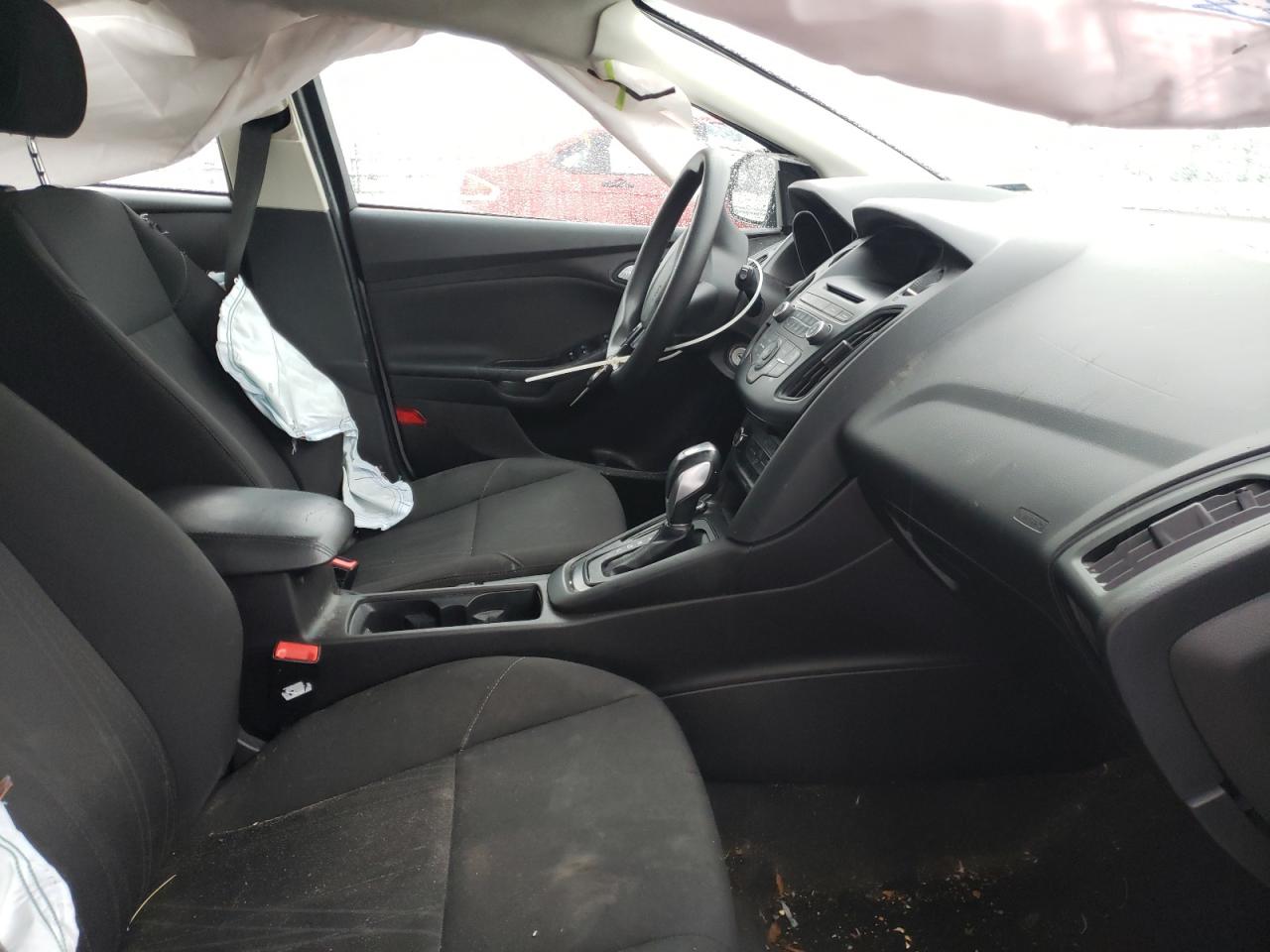 Photo 5 from auction – 2016 FORD FOCUS SE with VIN 1FADP3K22GL224043