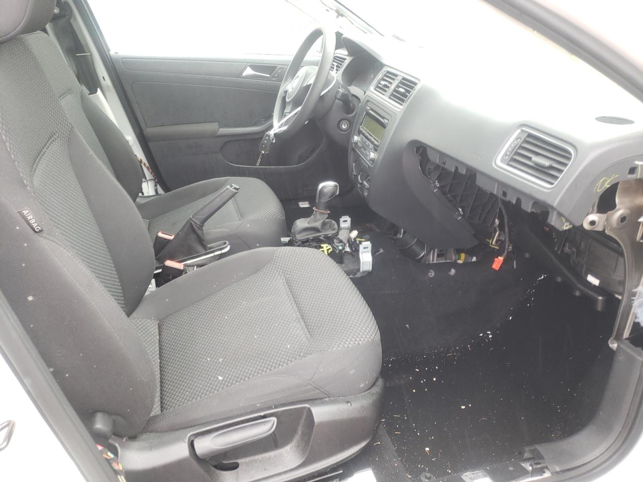 Photo 5 from auction – 2011 VOLKSWAGEN JETTA BASE with VIN 3VW2K7AJXBM356746