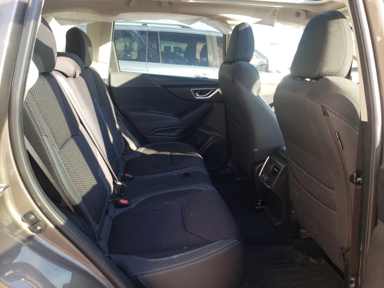 Photo 6 from auction – 2020 SUBARU FORESTER P with VIN JF2SKAJC8LH585774