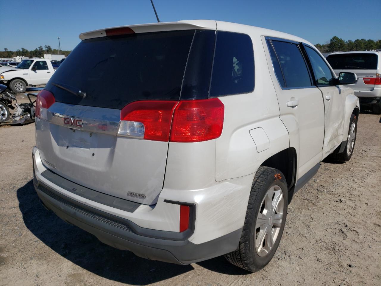 Photo 4 from auction – 2017 GMC TERRAIN SL with VIN 2GKFLSEK8H6294021