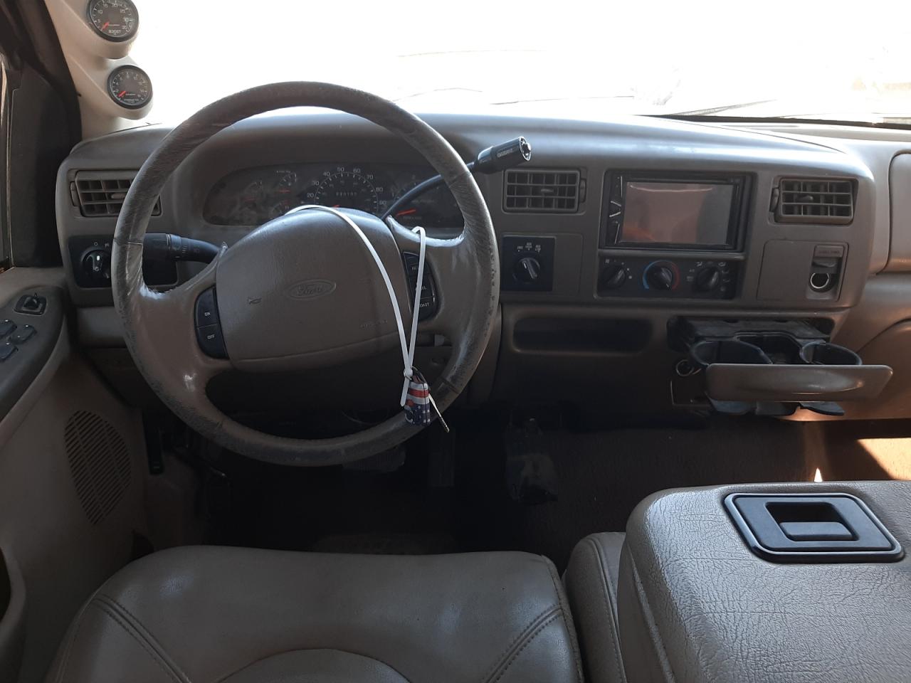Photo 9 from auction – 2000 FORD F350 SRW S with VIN 1FTSW31F3YEE38151