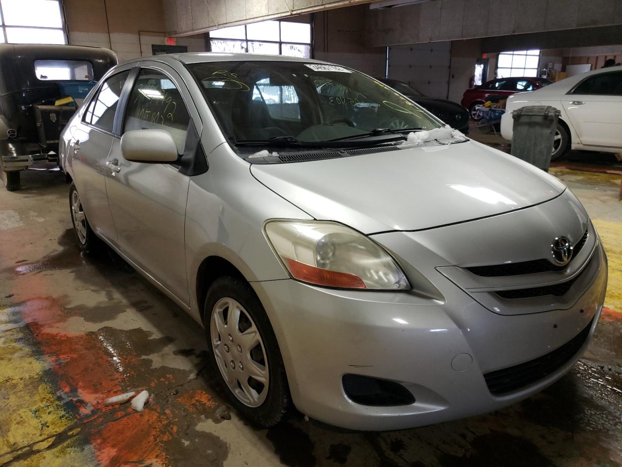 TOYOTA YARIS 2007 with VIN JTDBT923871105403 - Photo from auction