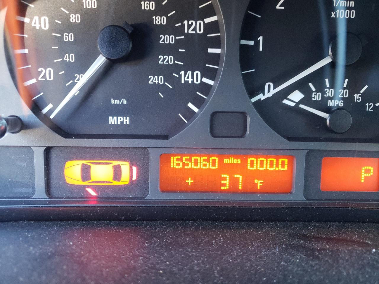 Photo 8 from auction – 2003 BMW 325 I with VIN WBAET37443NJ27328