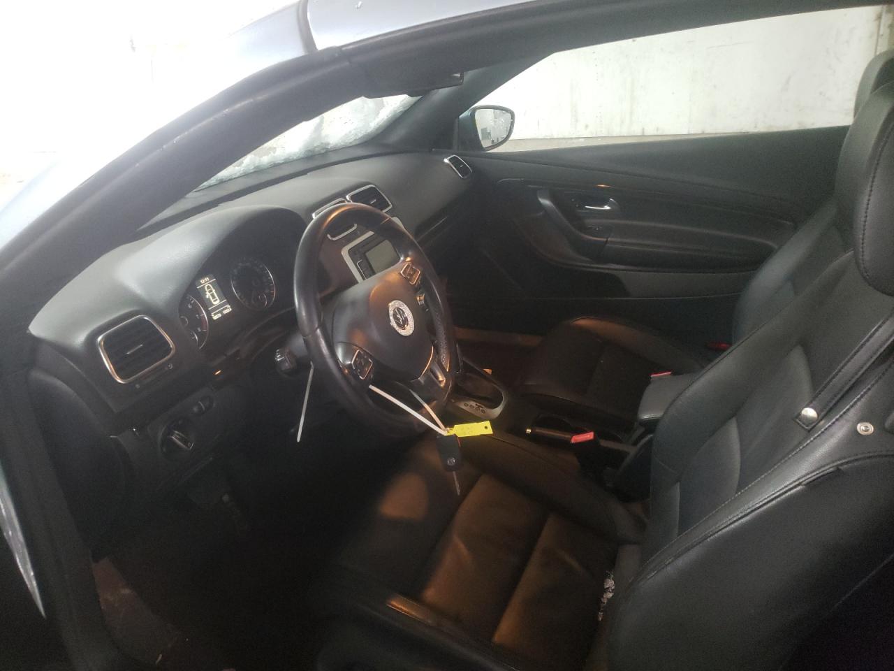Photo 5 from auction – 2013 VOLKSWAGEN EOS LUX with VIN WVWFW8AH9DV004200
