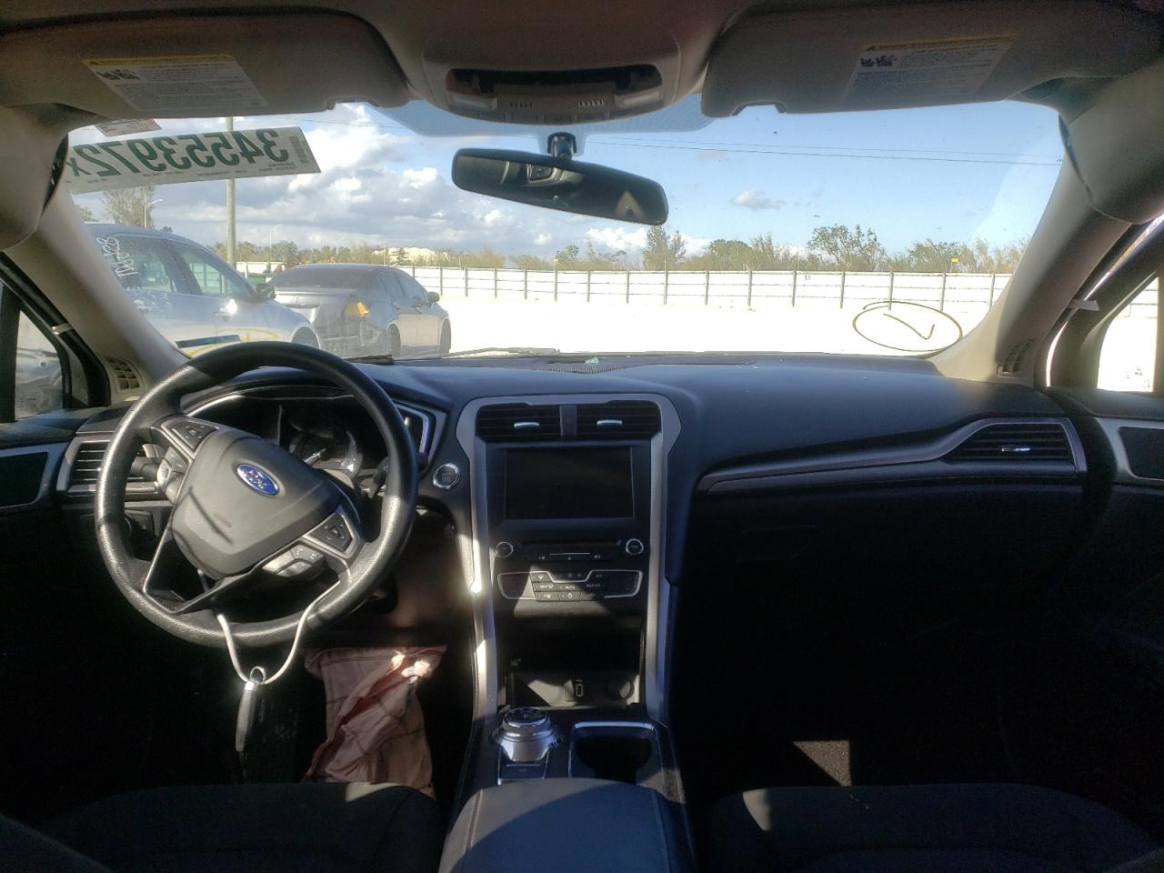 Photo 9 from auction – 2017 FORD FUSION SE with VIN 3FA6P0H77HR107958