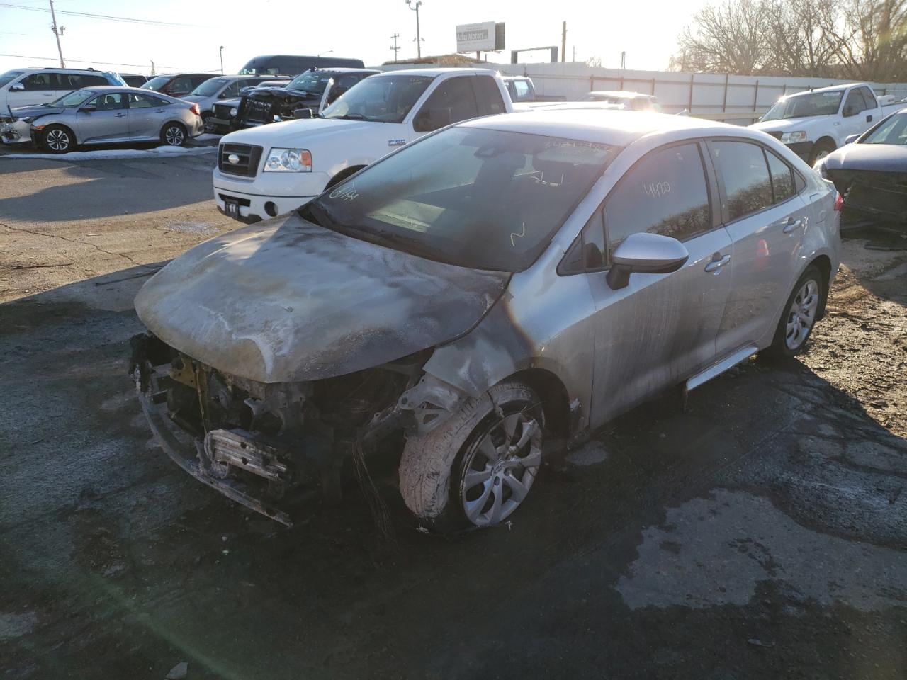 Photo 2 from auction – 2021 TOYOTA COROLLA LE with VIN 5YFEPMAE7MP153456