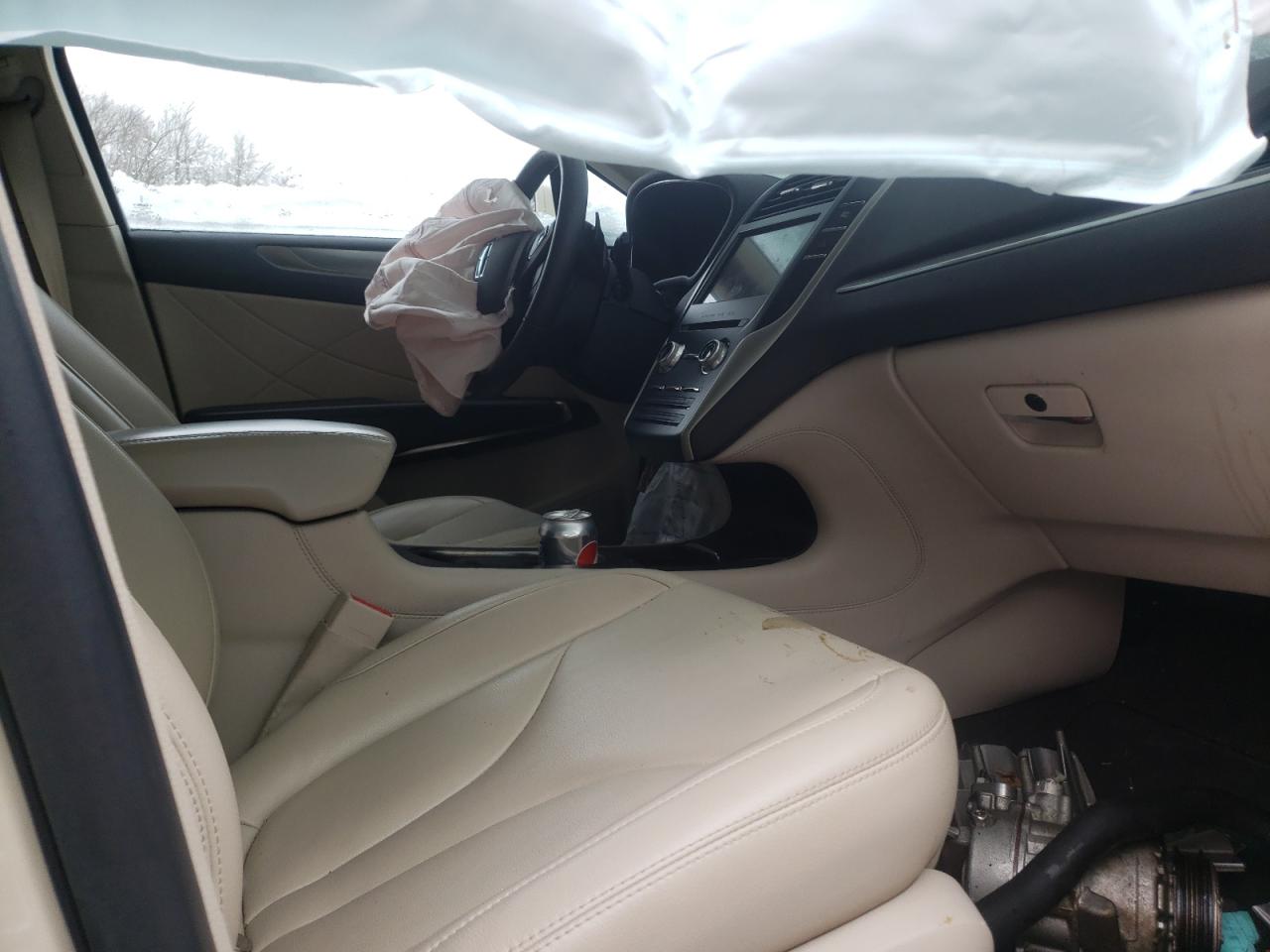 Photo 5 from auction – 2018 LINCOLN MKC PREMIE with VIN 5LMCJ1D97JUL15163