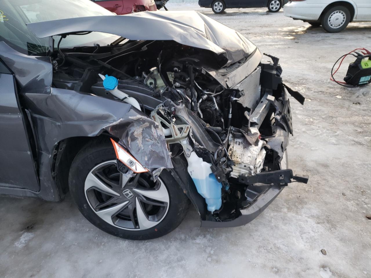 Photo 9 from auction – 2019 HONDA CIVIC LX with VIN 19XFC2F63KE028054