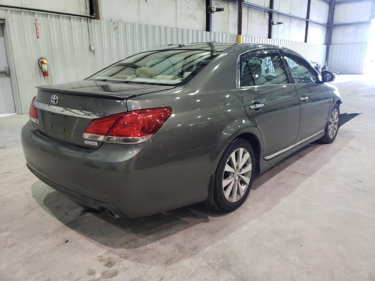 Photo 4 from auction – 2011 TOYOTA AVALON BAS with VIN 4T1BK3DB0BU432787