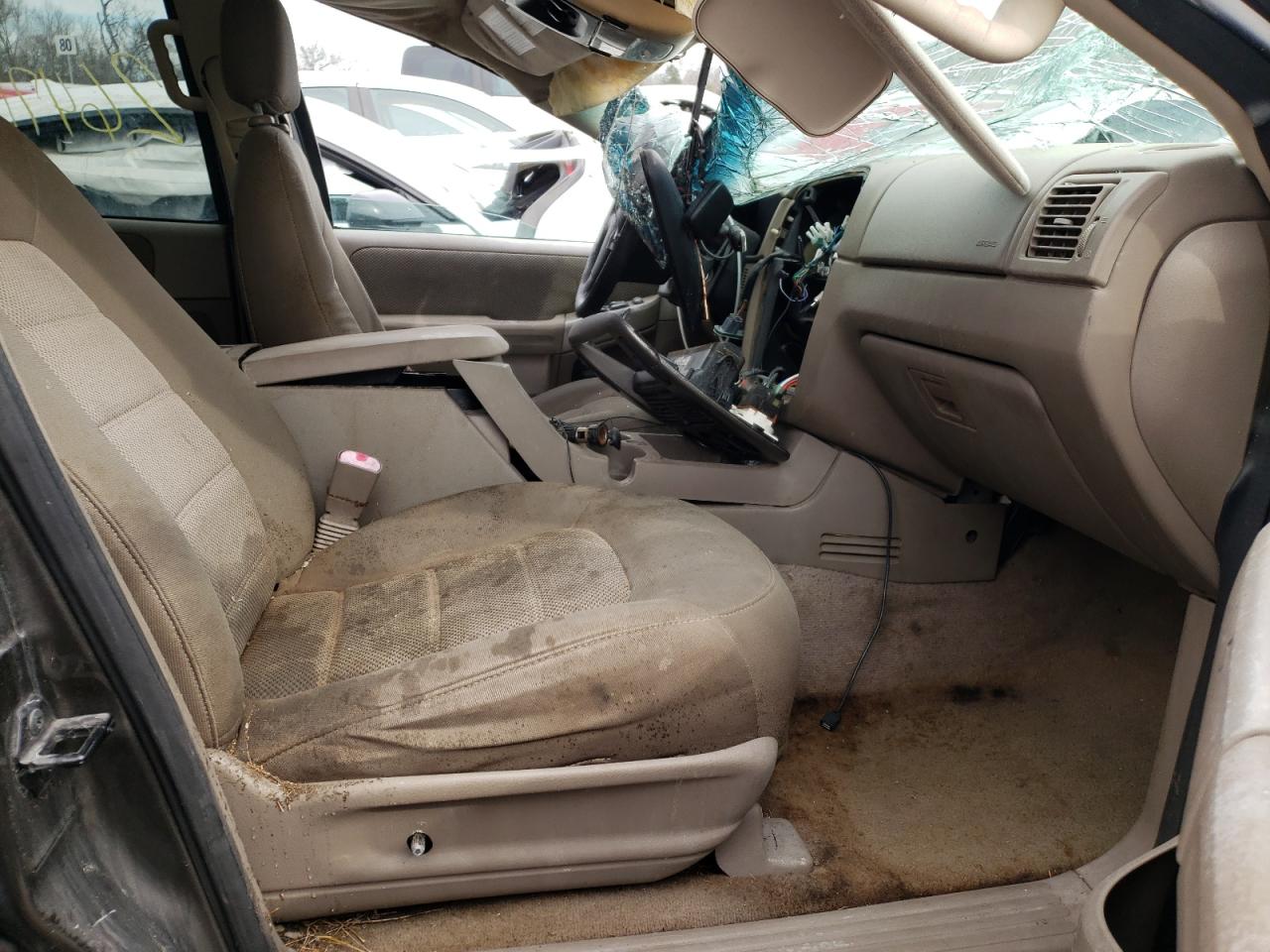 Photo 5 from auction – 2005 FORD EXPLORER X with VIN 1FMZU63K95UB54584