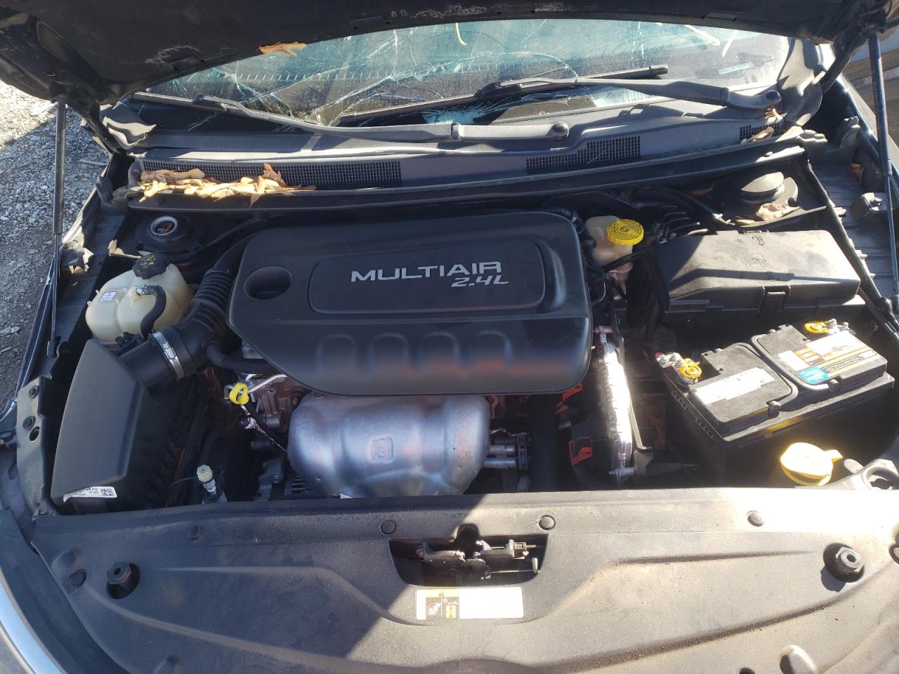 Photo 7 from auction – 2015 CHRYSLER 200 LIMITE with VIN 1C3CCCAB6FN715922