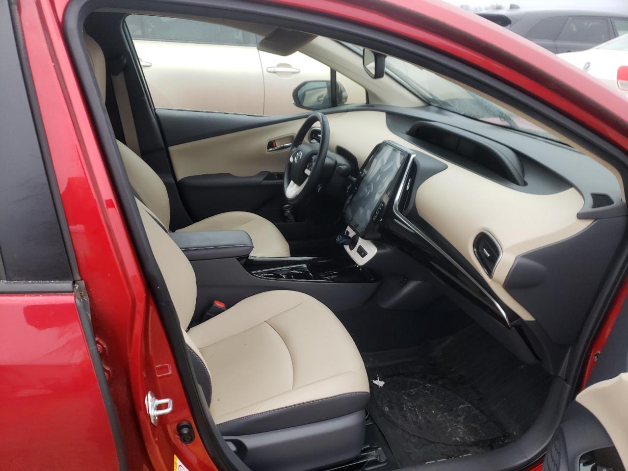 Photo 5 from auction – 2018 TOYOTA PRIUS with VIN JTDKARFU4J3546871