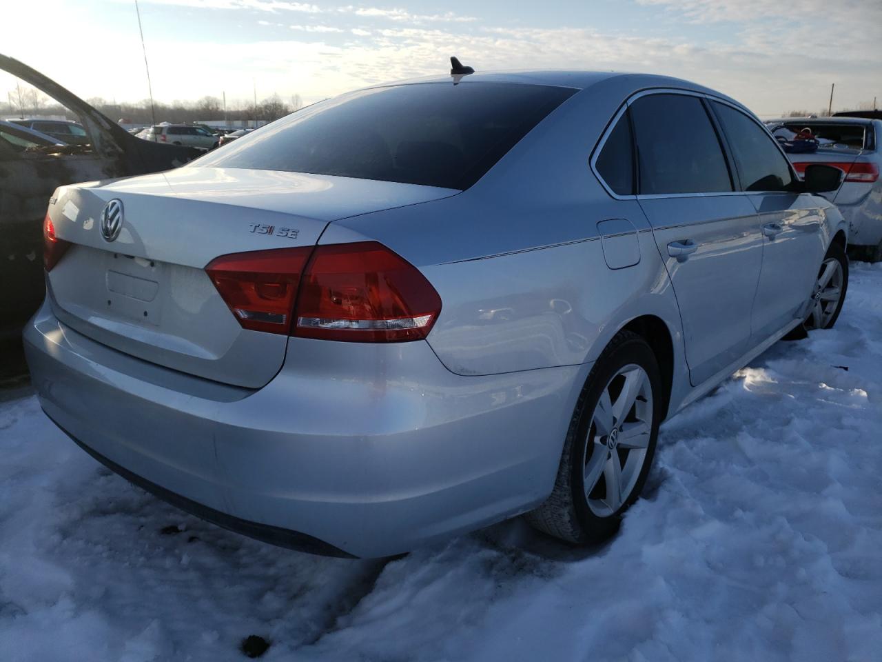 Photo 4 from auction – 2014 VOLKSWAGEN PASSAT SE with VIN 1VWBS7A39EC091633