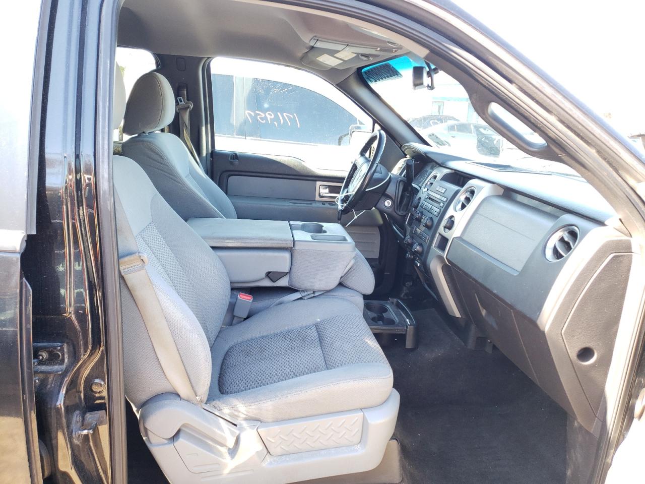 Photo 5 from auction – 2011 FORD F150 SUPER with VIN 1FTFW1EF3BFA72578