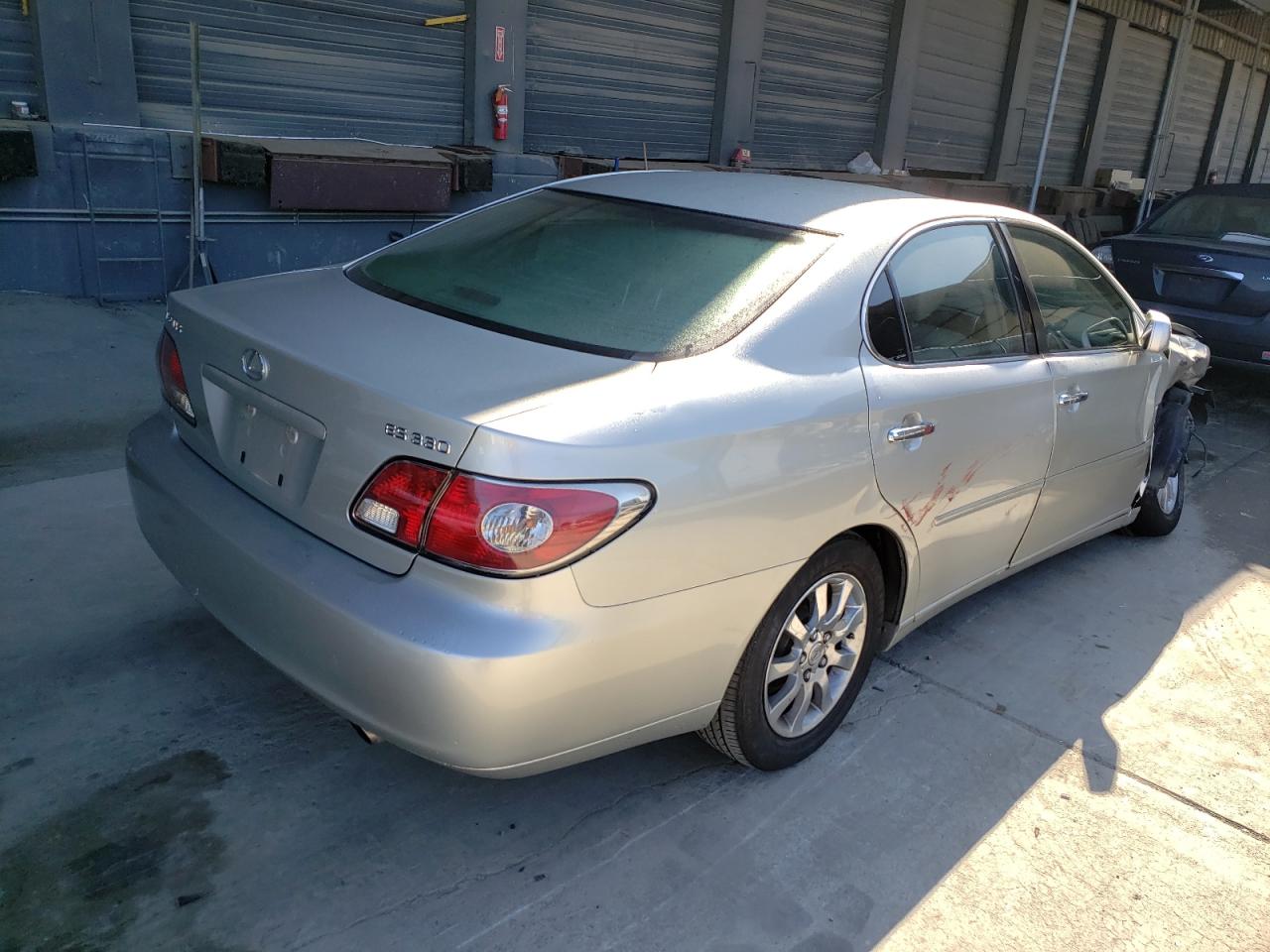 Photo 4 from auction – 2004 LEXUS ES 330 with VIN JTHBA30G445030761