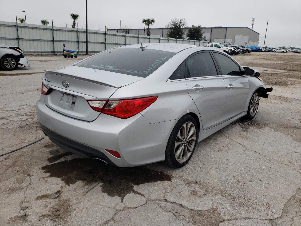 Photo 4 from auction – 2014 HYUNDAI SONATA SE with VIN 5NPEC4AC3EH904531