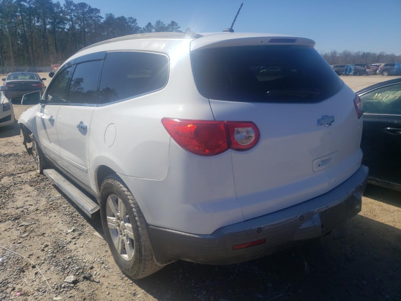 Photo 3 from auction – 2010 CHEVROLET TRAVERSE L with VIN 1GNLRFED7AS119422