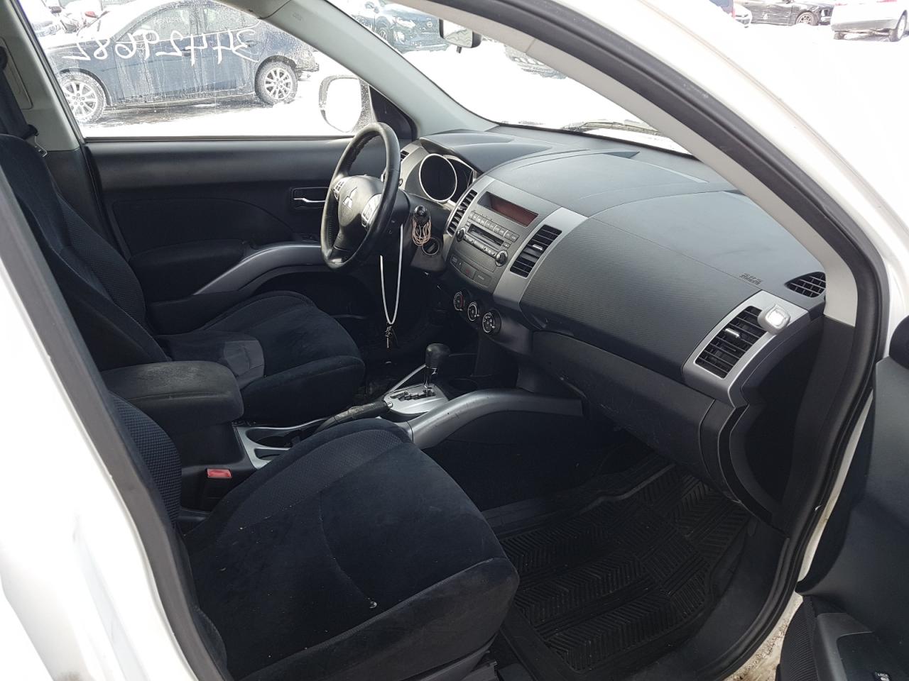 Photo 5 from auction – 2010 MITSUBISHI OUTLANDER with VIN JA4JT3AX7AZ609604