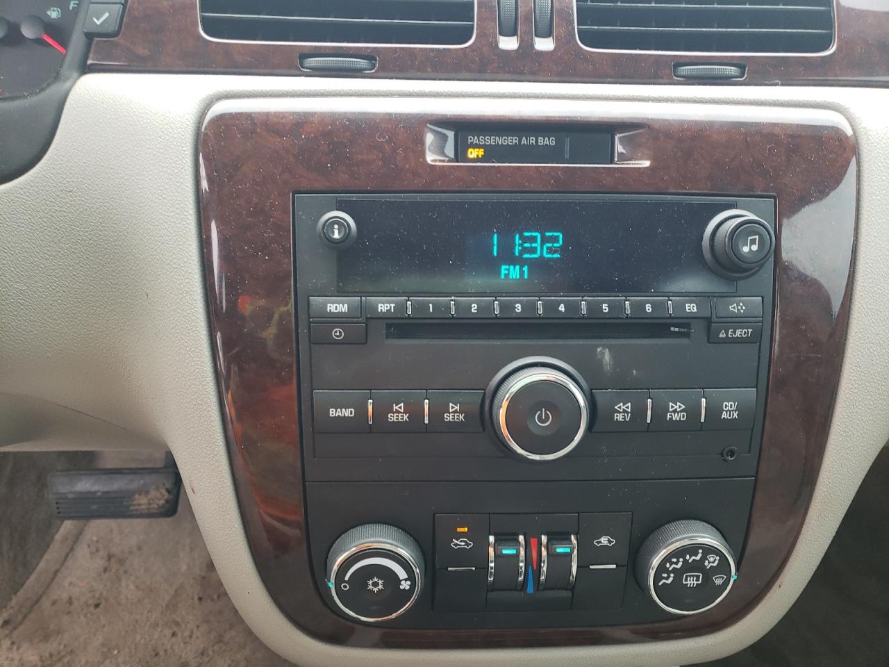 Photo 9 from auction – 2010 CHEVROLET IMPALA LS with VIN 2G1WA5EKXA1220193