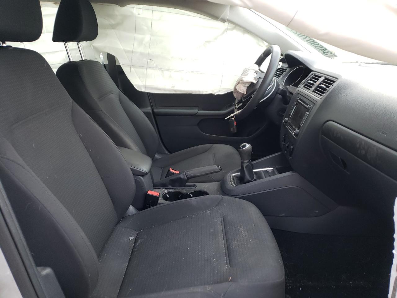 Photo 5 from auction – 2015 VOLKSWAGEN JETTA BASE with VIN 3VW1K7AJ5FM357496