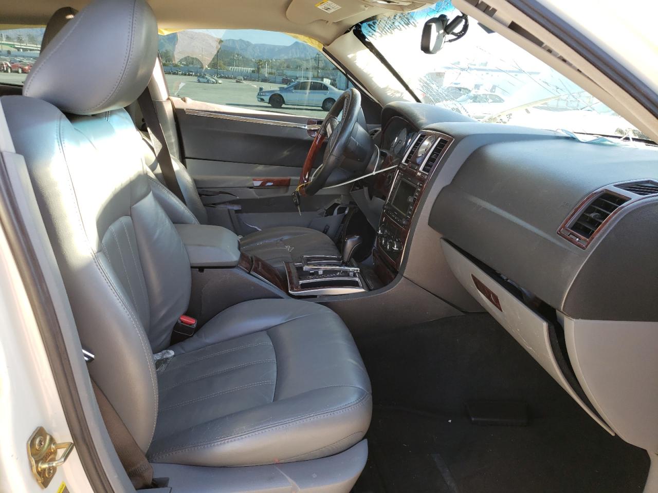 Photo 5 from auction – 2005 CHRYSLER 300C with VIN 2C3AA63H75H149454