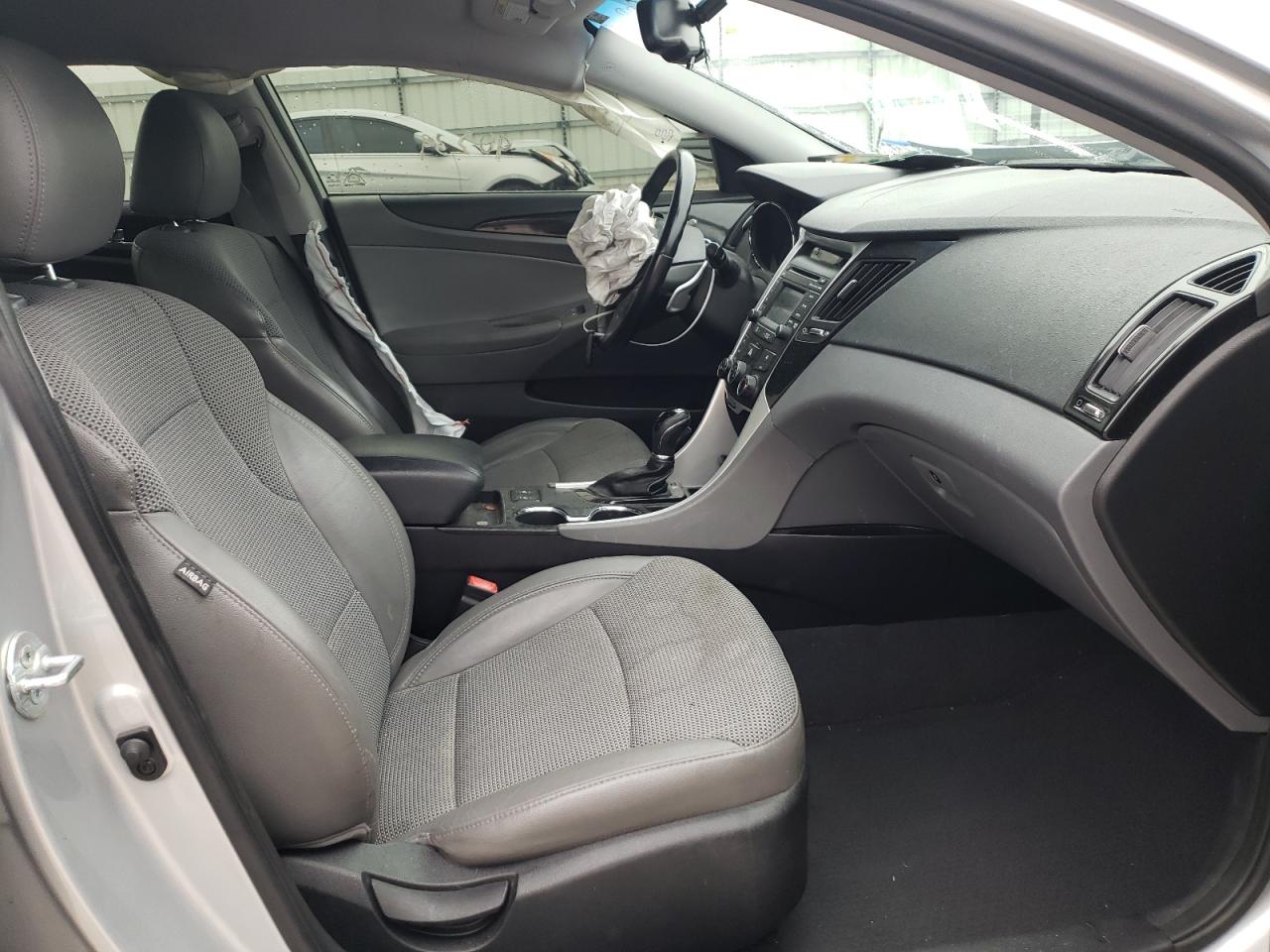Photo 5 from auction – 2014 HYUNDAI SONATA SE with VIN 5NPEC4AC3EH904531