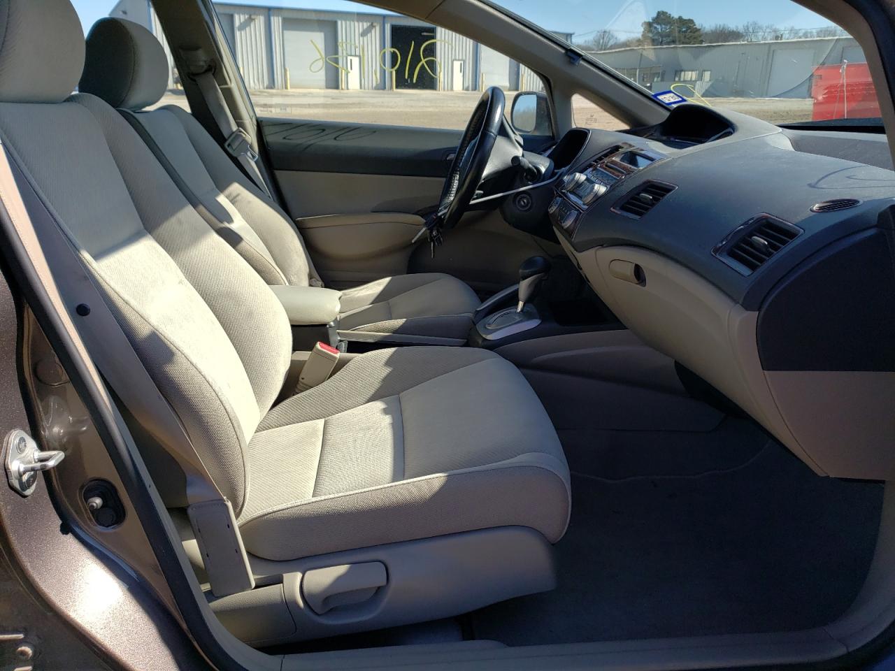 Photo 5 from auction – 2011 HONDA CIVIC LX with VIN 19XFA1F53BE037893