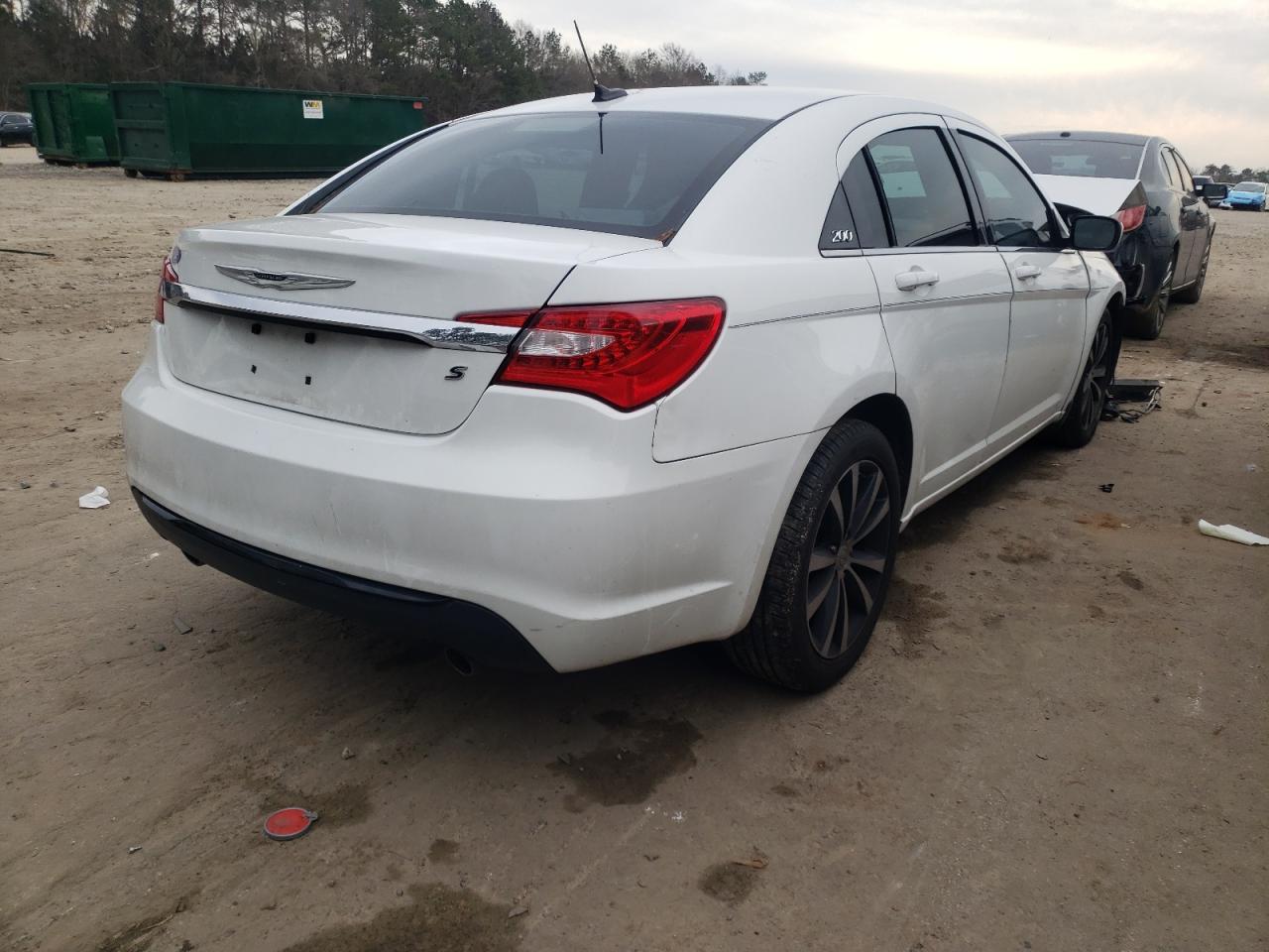 Photo 4 from auction – 2013 CHRYSLER 200 TOURIN with VIN 1C3CCBBG2DN744318