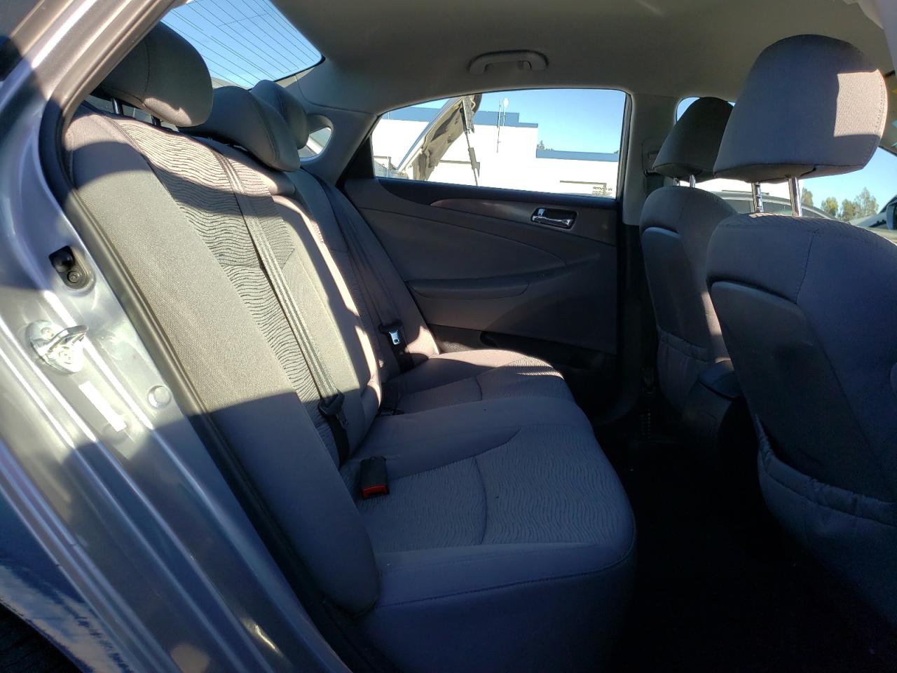 Photo 6 from auction – 2015 HYUNDAI SONATA HYB with VIN KMHEC4A46FA128442