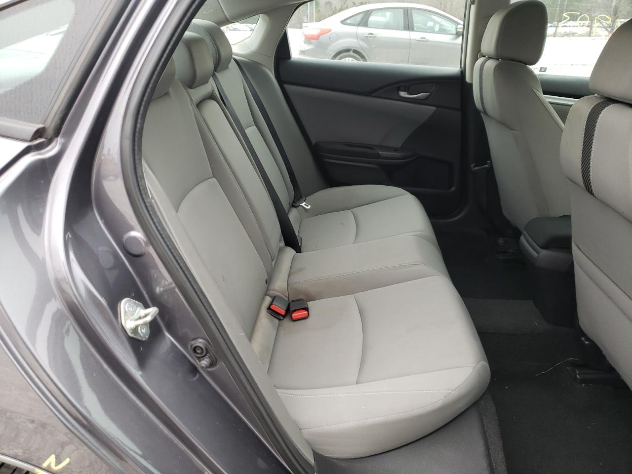 Photo 6 from auction – 2018 HONDA CIVIC EX with VIN 19XFC2F79JE035811