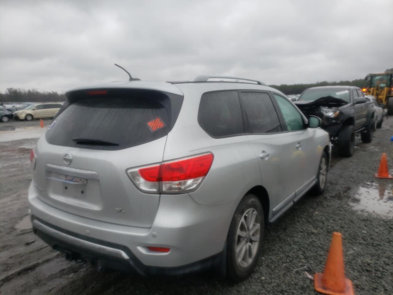Photo 4 from auction – 2014 NISSAN PATHFINDER with VIN 5N1AR2MN5EC731343