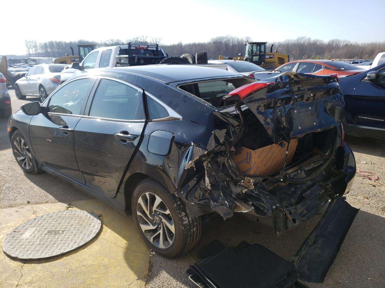Zdjęcie 3 z aukcji – 2016 HONDA CIVIC EX z VIN 19XFC2F87GE060255