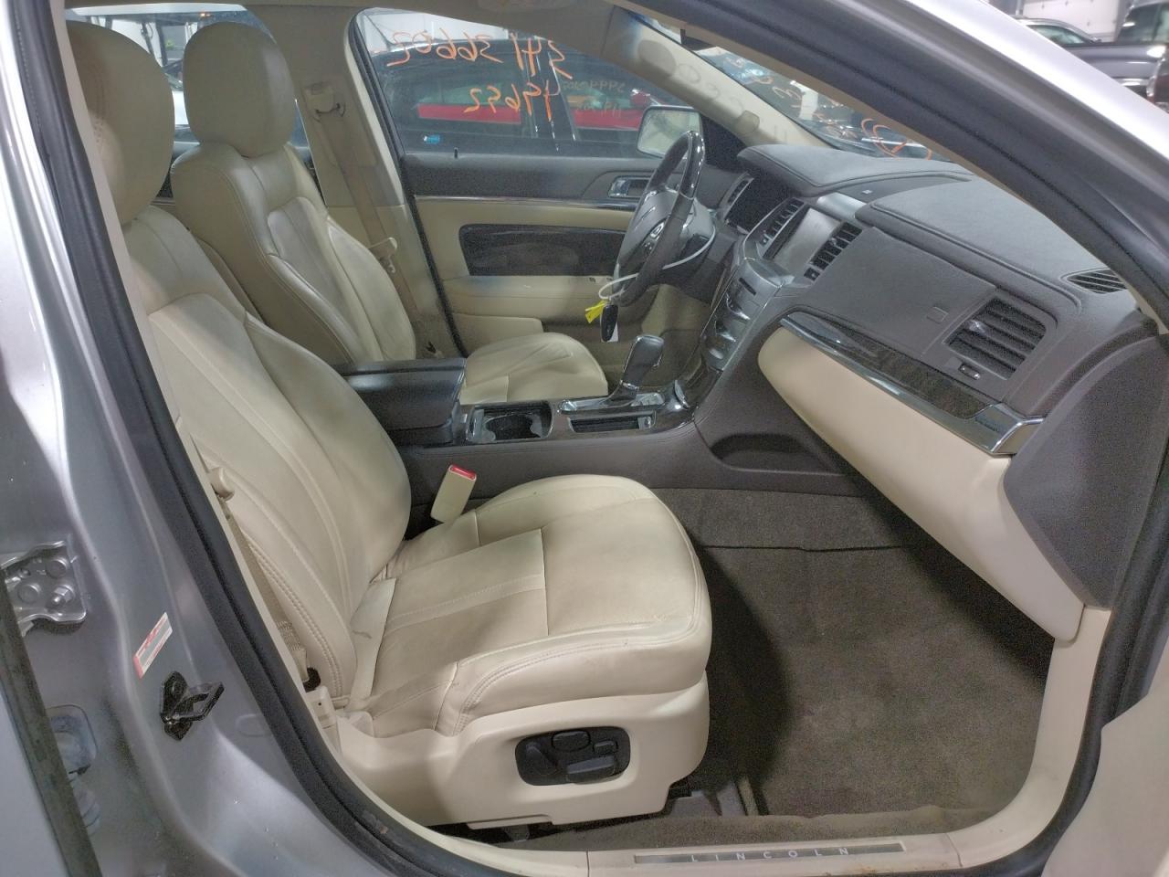 Photo 5 from auction – 2015 LINCOLN MKS with VIN 1LNHL9FT1FG601560
