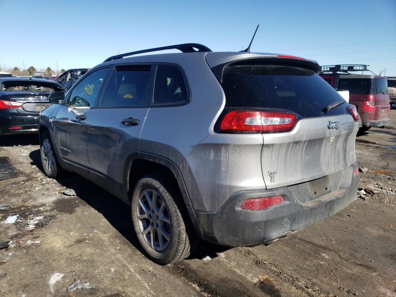 Photo 3 from auction – 2015 JEEP CHEROKEE S with VIN 1C4PJLAB0FW695812