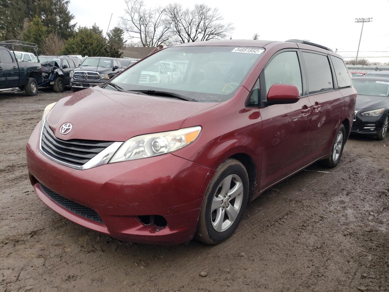 Photo 2 from auction – 2014 TOYOTA SIENNA LE with VIN 5TDKK3DC3ES488308
