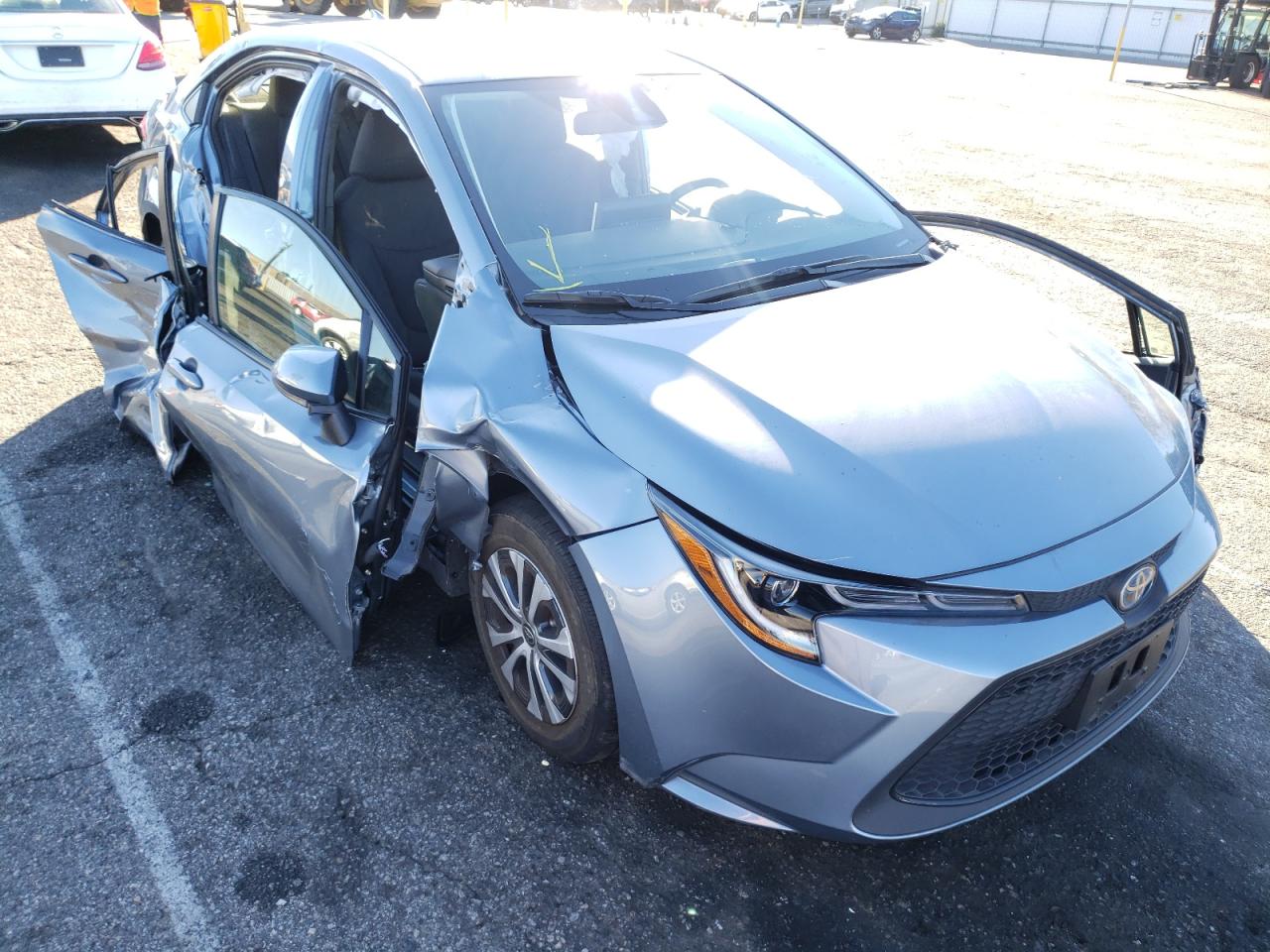 Photo 1 from auction – 2021 TOYOTA COROLLA LE with VIN JTDEAMDE7MJ027776