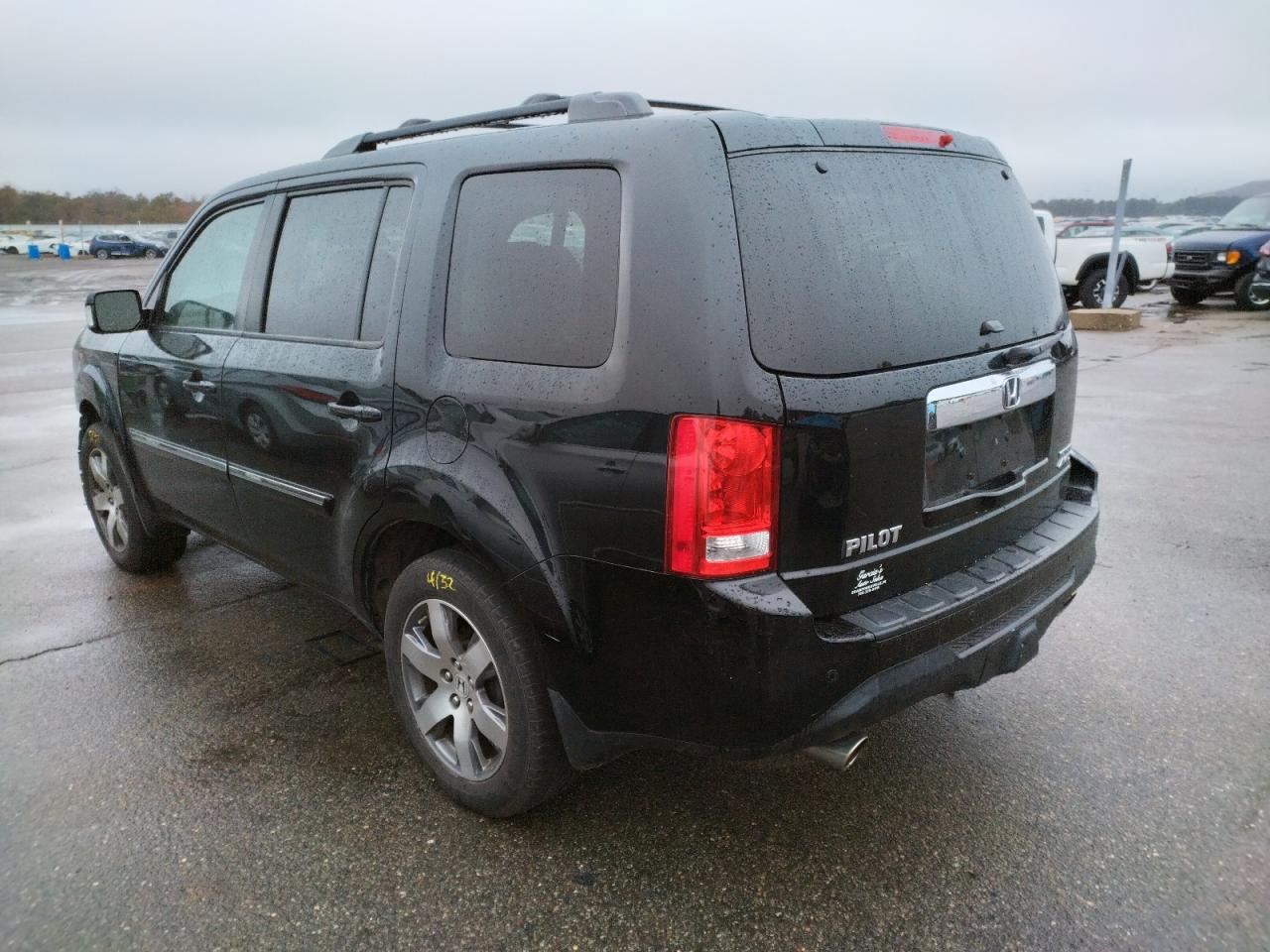 Photo 3 from auction – 2014 HONDA PILOT TOUR with VIN 5FNYF4H90EB019782