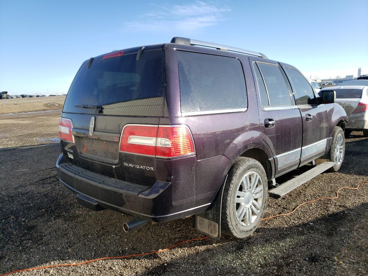 Photo 4 from auction – 2007 LINCOLN NAVIGATOR with VIN 5LMFU285X7LJ12817