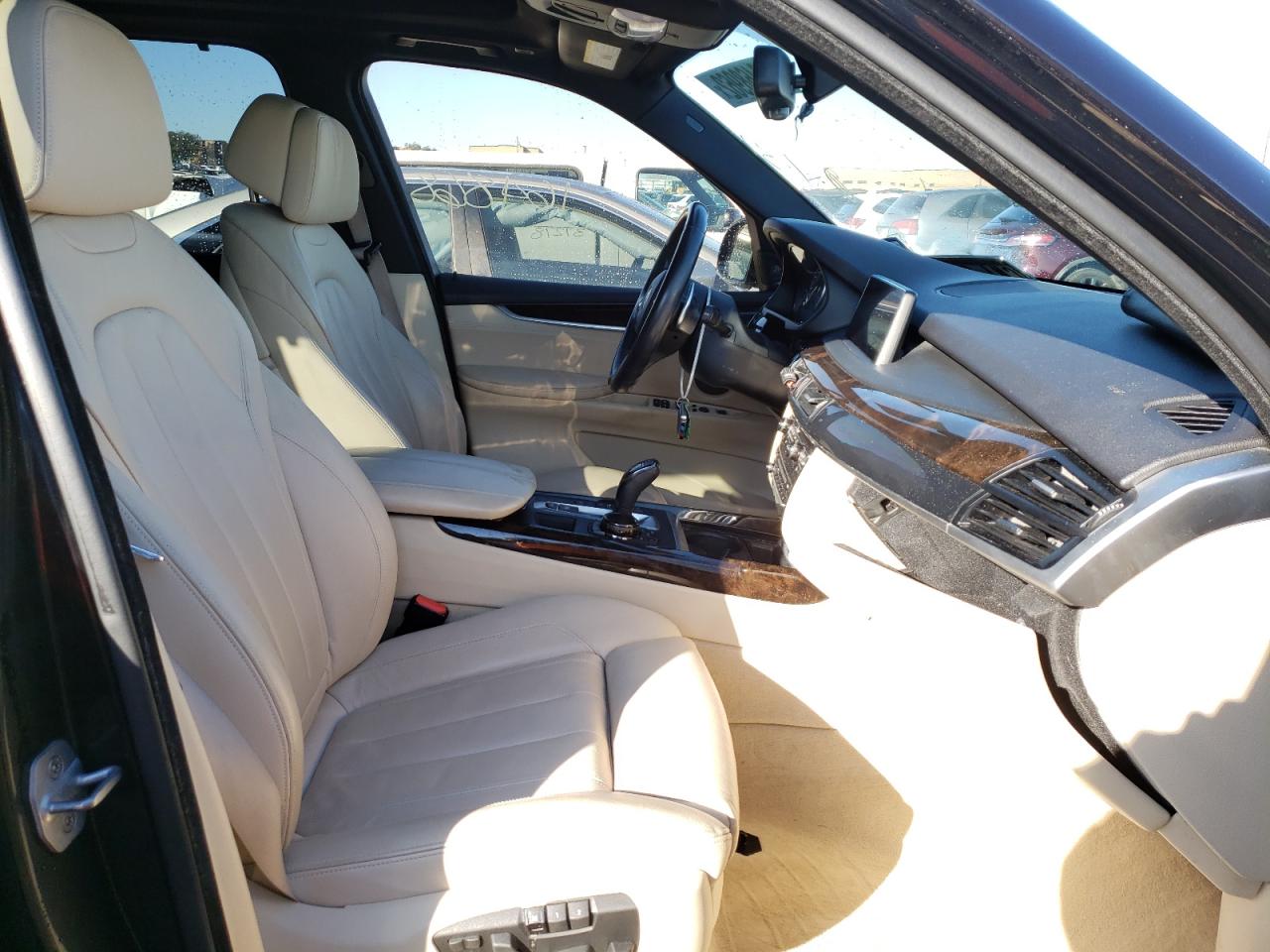 Photo 5 from auction – 2014 BMW X5 XDRIVE5 with VIN 5UXKR6C54E0J71686