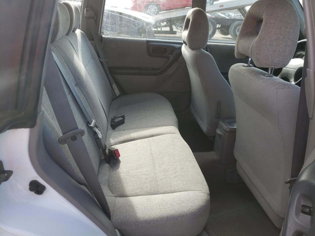 Photo 6 from auction – 2001 SUBARU FORESTER L with VIN JF1SF63511H748038